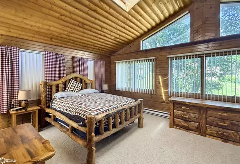 Bedroom - 1655 Dorell Dr, Hampton, IA 50441 photo 1 of 7