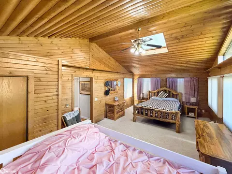 Bedroom - 1655 Dorell Dr, Hampton, IA 50441 photo 5 of 7
