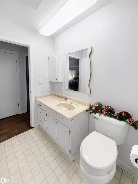 Bath - 1655 Dorell Dr, Hampton, IA 50441 photo 2 of 2