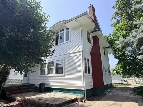 Other - 810 W Walnut St, Eldon, IA 52554 photo 2 of 4