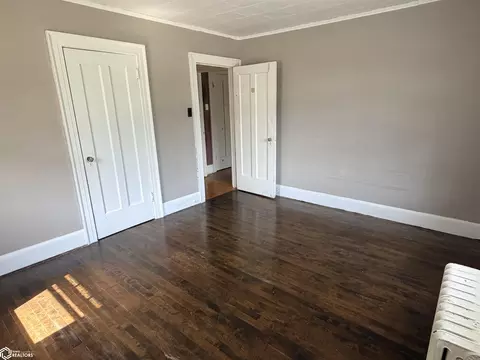 Bedroom - 810 W Walnut St, Eldon, IA 52554 photo 2 of 6