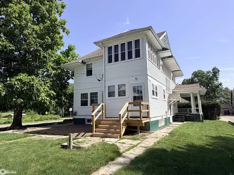 Exterior - 810 W Walnut St, Eldon, IA 52554 photo 3 of 6