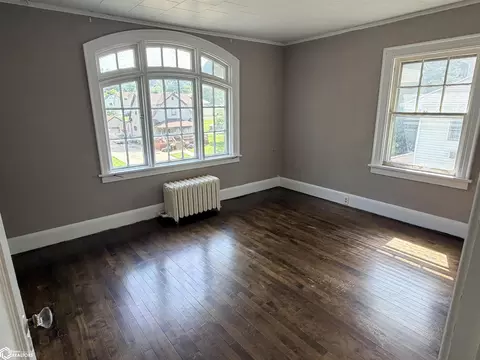 Bedroom - 810 W Walnut St, Eldon, IA 52554 photo 1 of 6