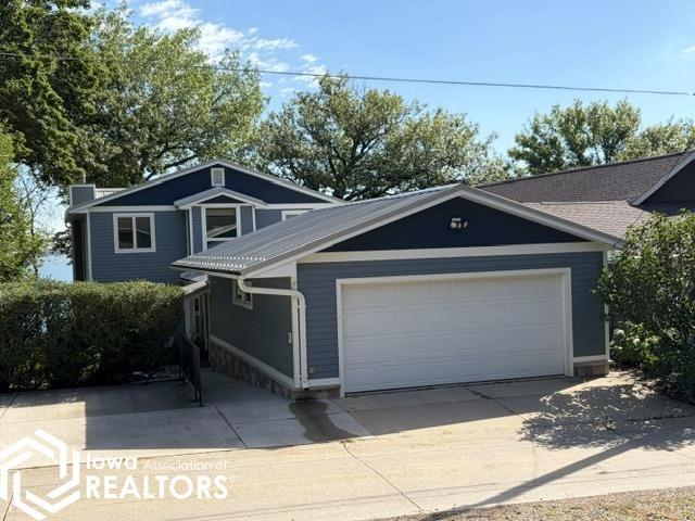 5494 Lakeview Dr, Clear Lake, IA 50428