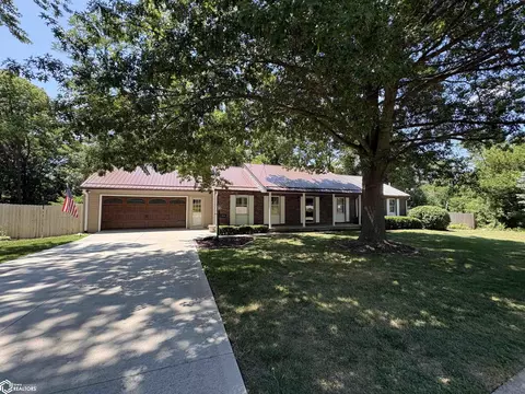 2028 Golfview Cir, Centerville, IA 52544