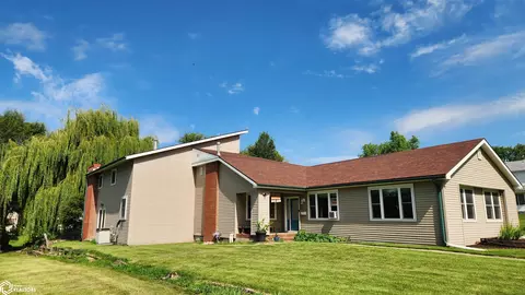 1009 Siegel St, Tama, IA 52339
