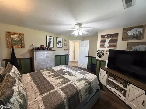 Bedroom - 21930 458th St, Centerville, IA 52544 photo 7 of 7