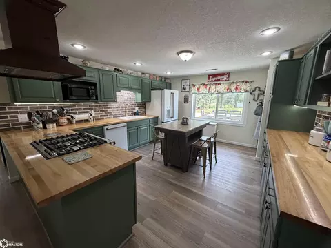 Kitchen - 21930 458th St, Centerville, IA 52544 photo 1 of 5
