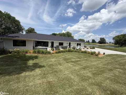 Exterior - 21930 458th St, Centerville, IA 52544 photo 2 of 12