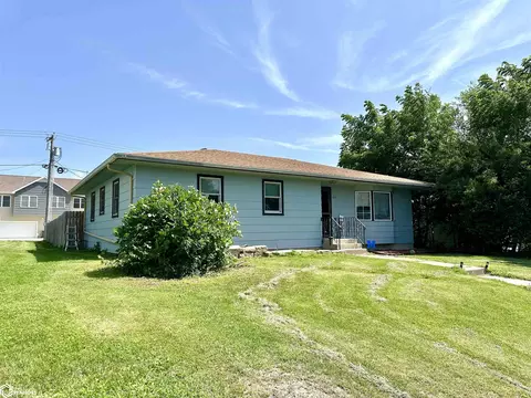 203 E Dallas St, Montezuma, IA 50171