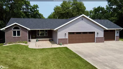 500 W Greenewood Rd, Jefferson, IA 50129