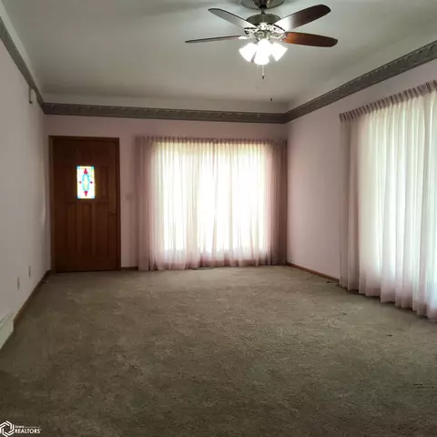 Living - 702 N Walnut St, Avoca, IA 51521 photo 7 of 8