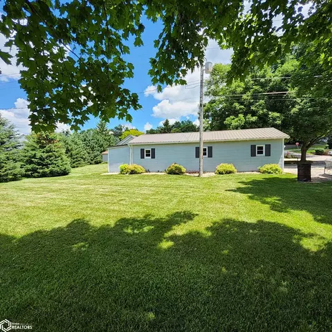 Exterior - 702 N Walnut St, Avoca, IA 51521 photo 4 of 4