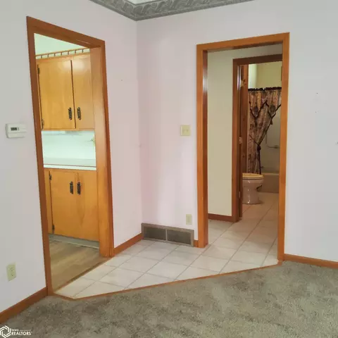 Entry Way - 702 N Walnut St, Avoca, IA 51521 photo 2 of 3