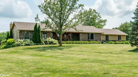 9431 SE 6th Ave, Runnells, IA 50237