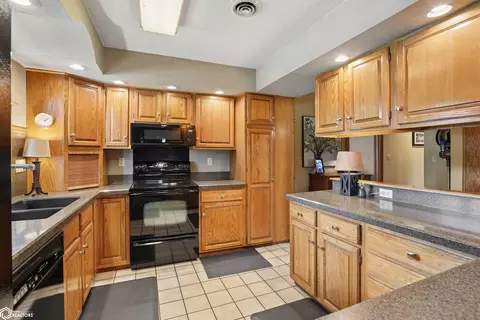 1237 J Ave, Nevada, IA 50201 photo 15