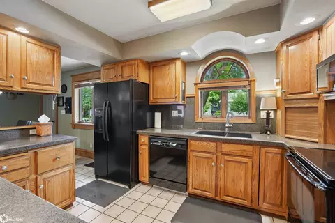 1237 J Ave, Nevada, IA 50201 photo 14
