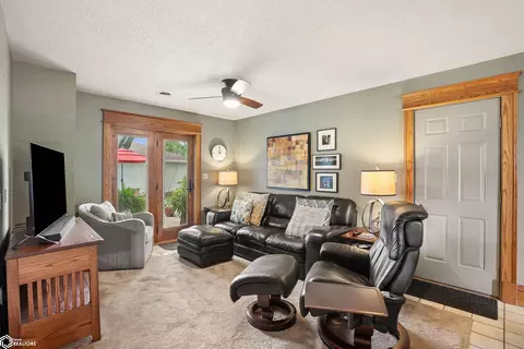1237 J Ave, Nevada, IA 50201 photo 8