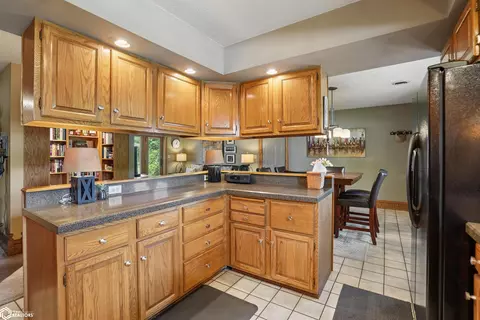 1237 J Ave, Nevada, IA 50201 photo 16