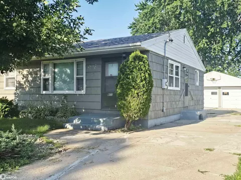 911 N Polk Ave, Mason City, IA 50401
