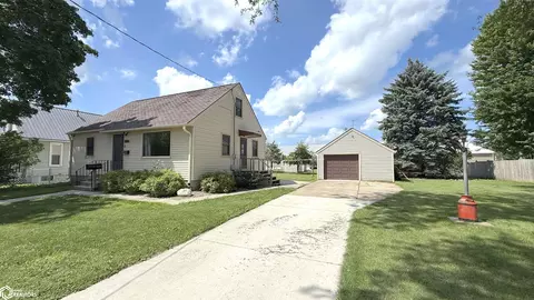526 12th St, Mason City, IA 50401