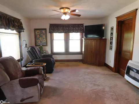 Living - 513 Maple St, Deloit, IA 51441 photo 1 of 3