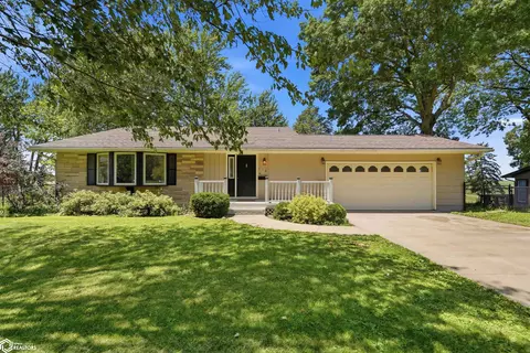 116 Orchard Ln, New London, IA 52645