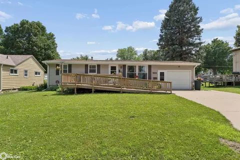 408 Pine St, Osage, IA 50461