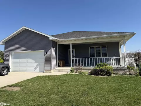 2716 Morningstar Ct, Mason City, IA 50401