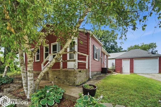 1518 11th St, Eldora, IA 50627