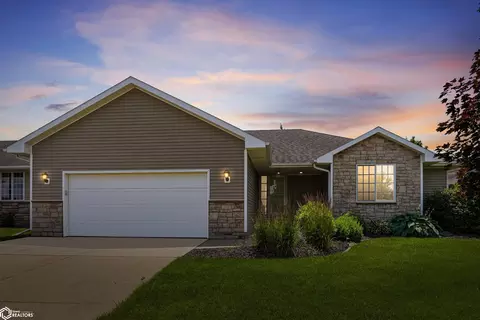 506 Carson Dr, Marshalltown, IA 50158