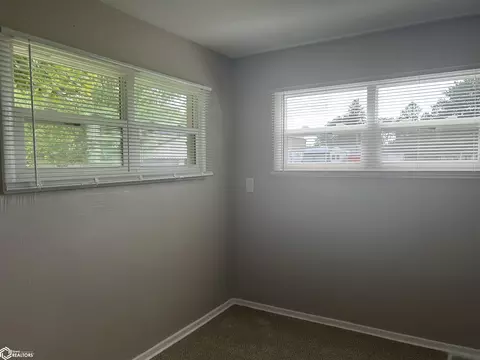 Bedroom - 511 5th St SW, Hampton, IA 50441 photo 3 of 4