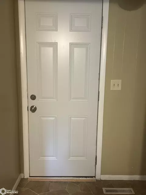 Entry Way - 511 5th St SW, Hampton, IA 50441 photo 1 of 1