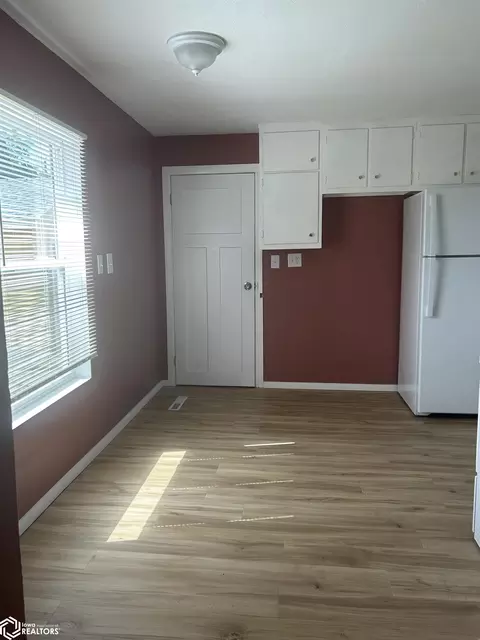 Kitchen - 511 5th St SW, Hampton, IA 50441 photo 1 of 3