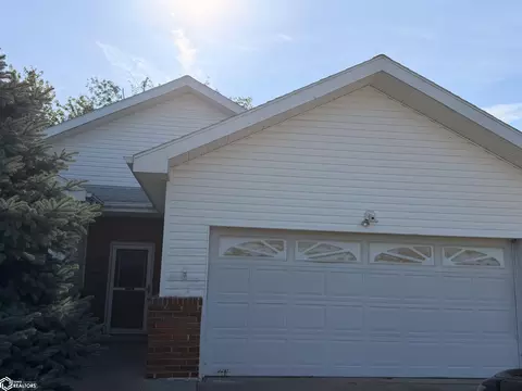 1001 Cherry Hills Dr, Shenandoah, IA 51601