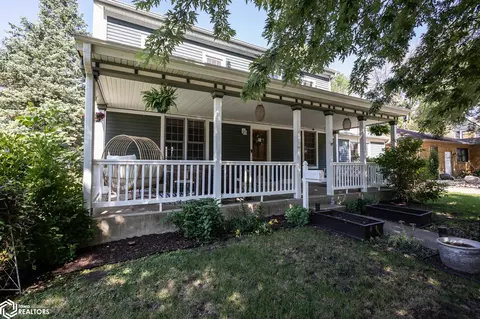 707 N 4th St, Clear Lake, IA 50428