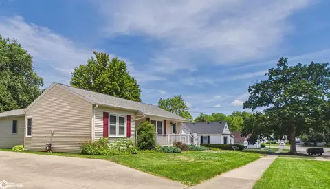111 Rosenberger Ave, Oskaloosa, IA 52577