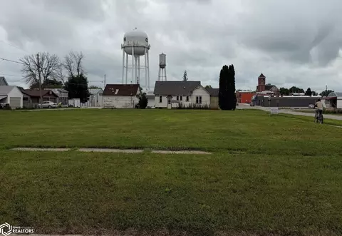 410 S Main St, Clarion, IA 50525
