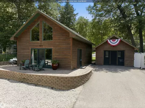 5078 S Shore Dr, Clear Lake, IA 50428