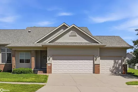 276 Hickory Ct, Tiffin, IA 52340