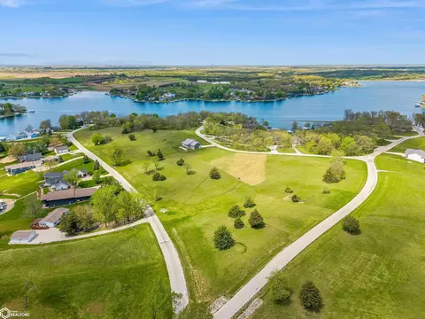 3313 Indian Point Dr, Ellston, IA 50074