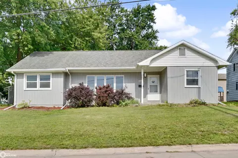 303 S Locust St, Mount Pleasant, IA 52641