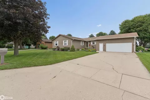25 Charlestown Sq, Mason City, IA 50401