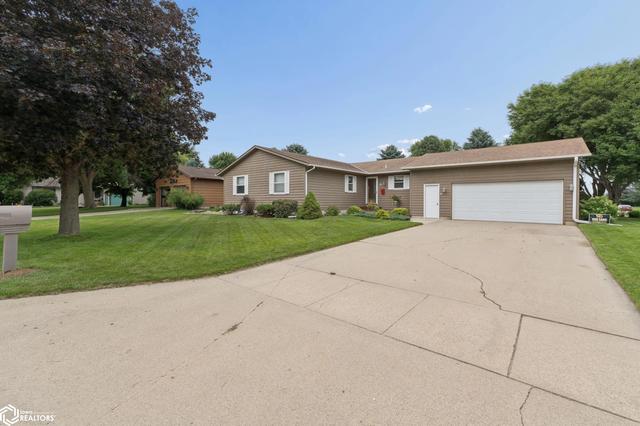 25 Charlestown Sq, Mason City, IA 50401