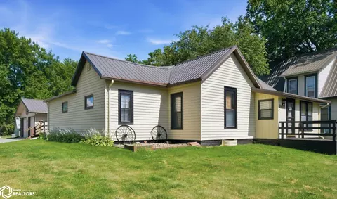 1802 6th St, Harlan, IA 51537