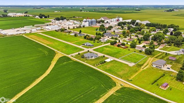 39 S 4th St, Houghton, IA 52631