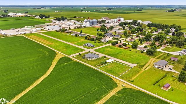 40 S 4th St, Houghton, IA 52631