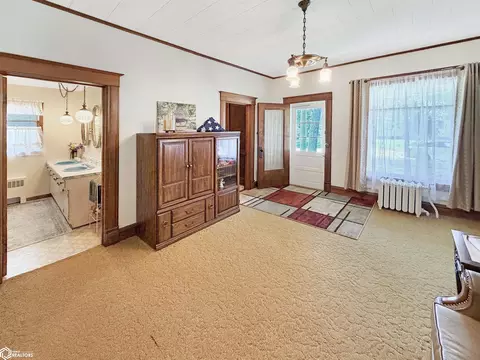 Entry Way - 302 3rd Ave SE, Hampton, IA 50441 photo 4 of 6