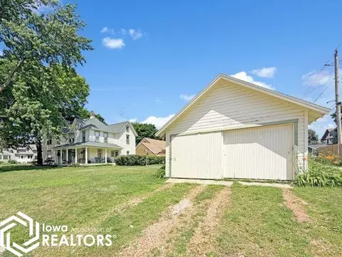 Exterior - 302 3rd Ave SE, Hampton, IA 50441 photo 4 of 4