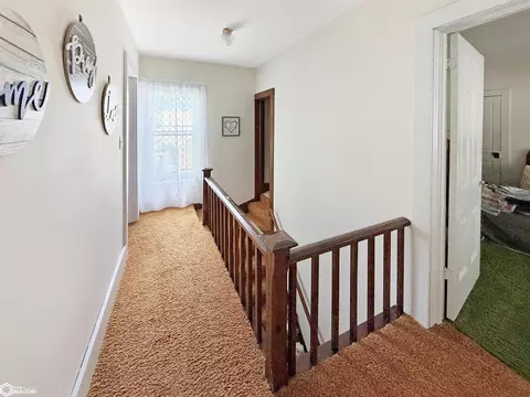 Entry Way - 302 3rd Ave SE, Hampton, IA 50441 photo 5 of 6